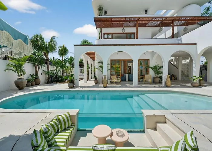 Little Castle 4br Mediterranean Retreat In 别墅 *