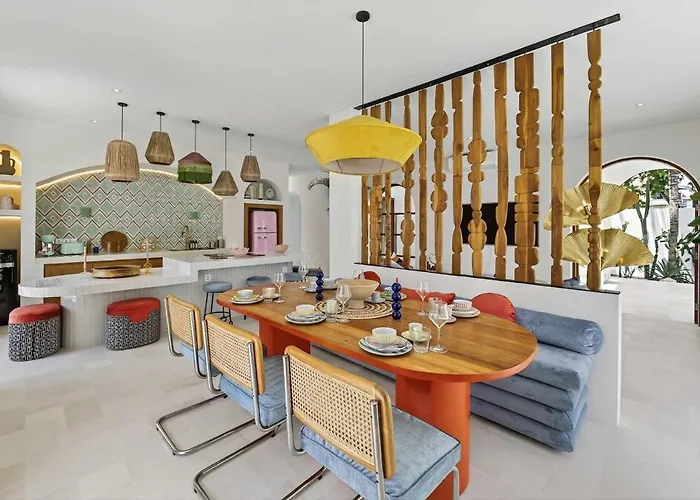 Little Castle 4br Mediterranean Retreat In