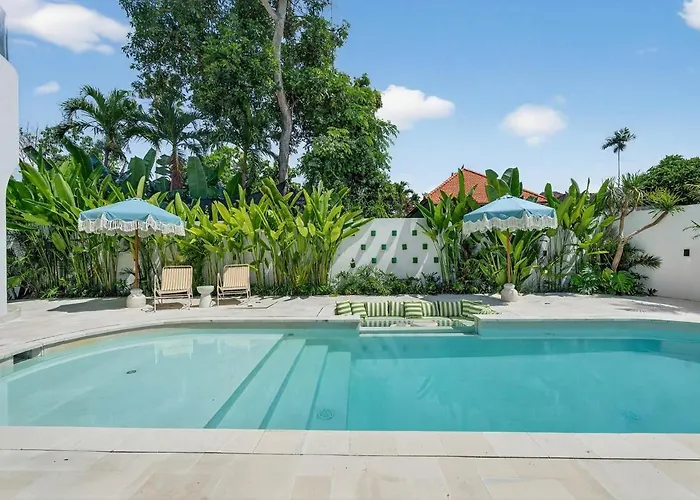 Little Castle 4br Mediterranean Retreat In *